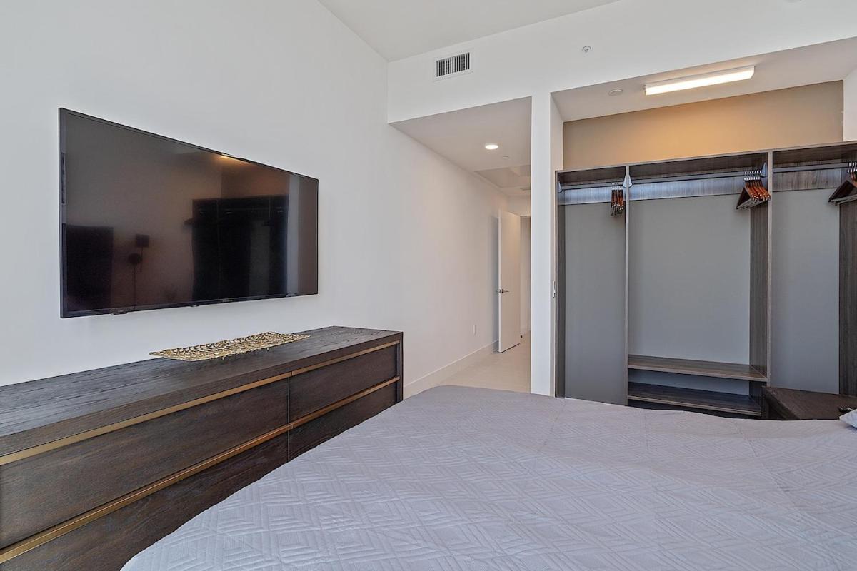 Lux 3bd Penthouse Line, Water And View * Miami