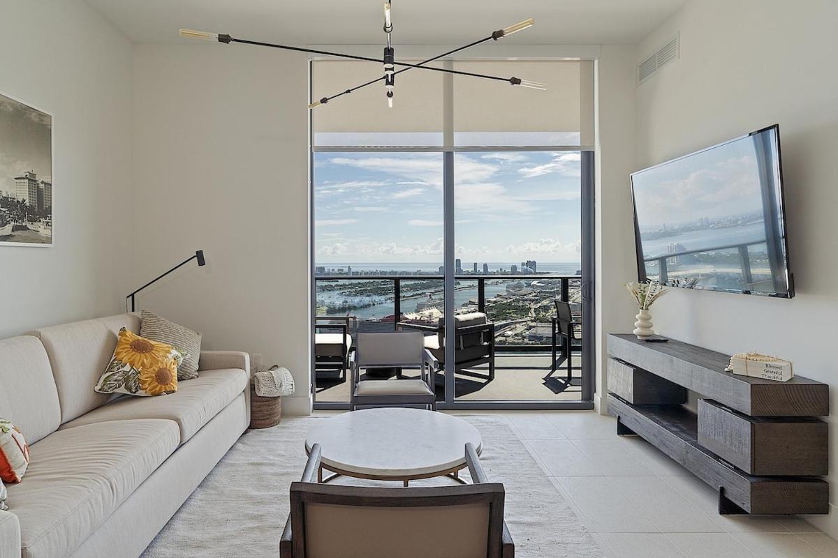 Lux 3bd Penthouse Line, Water And View Miami