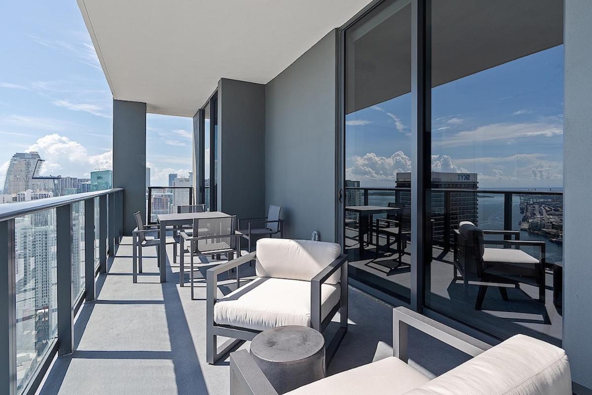 Lux 3bd Penthouse Line, Water And View